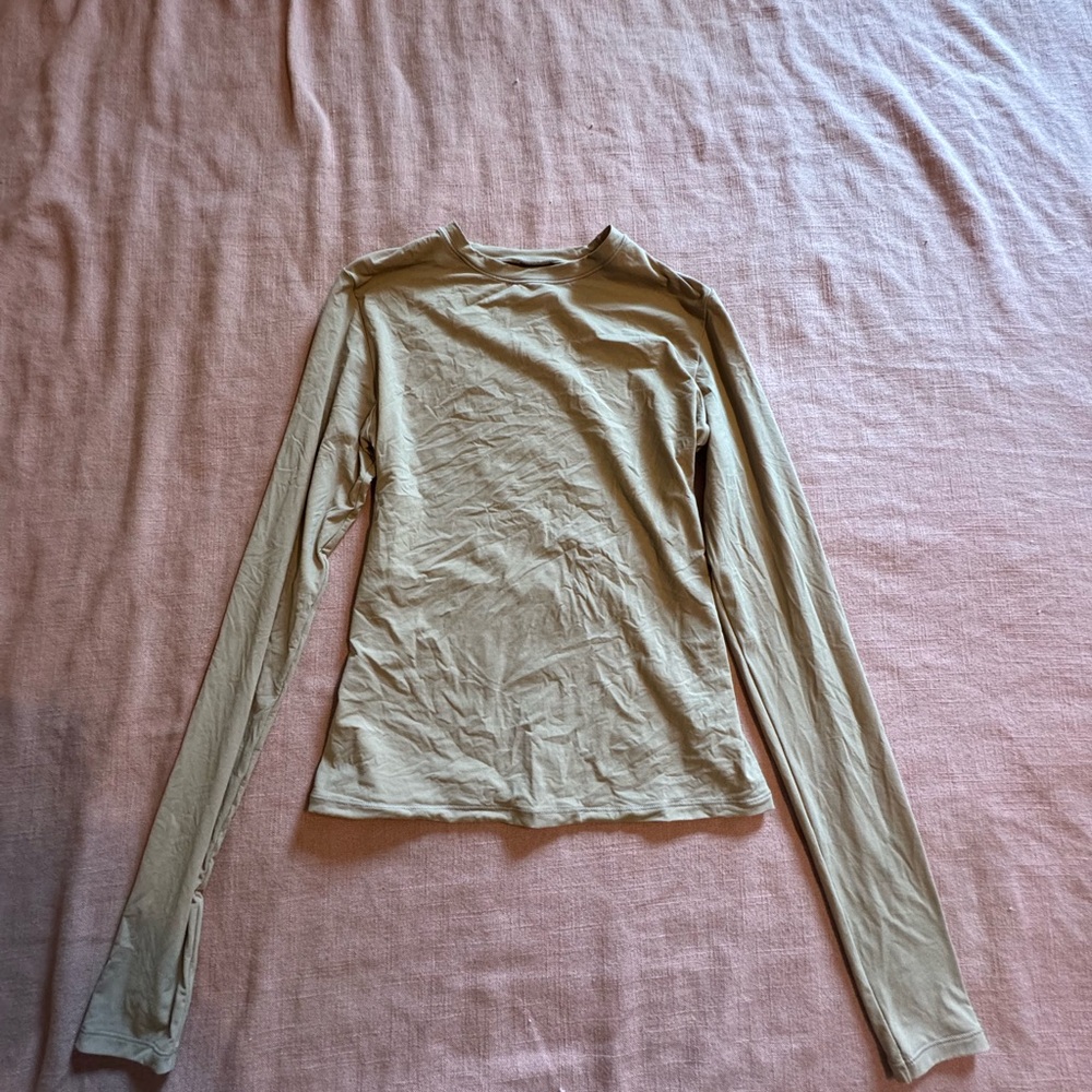 SKIMS Long Sleeve Crew Top in Taupe